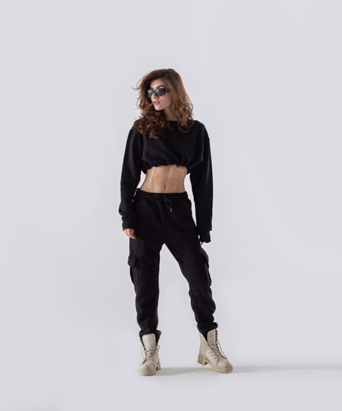 Örme Kumaş Bisiklet Yaka Beli Büzgülü Crop Sweatshirt - Siyah