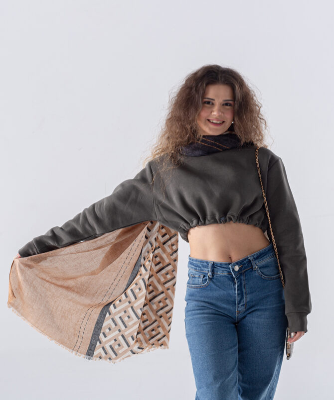 Örme Kumaş Bisiklet Yaka Beli Büzgülü Crop Sweatshirt - Haki Yeşili - Görsel 2